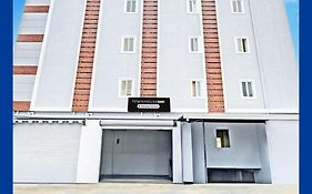Super Townhouse Oak Kompally